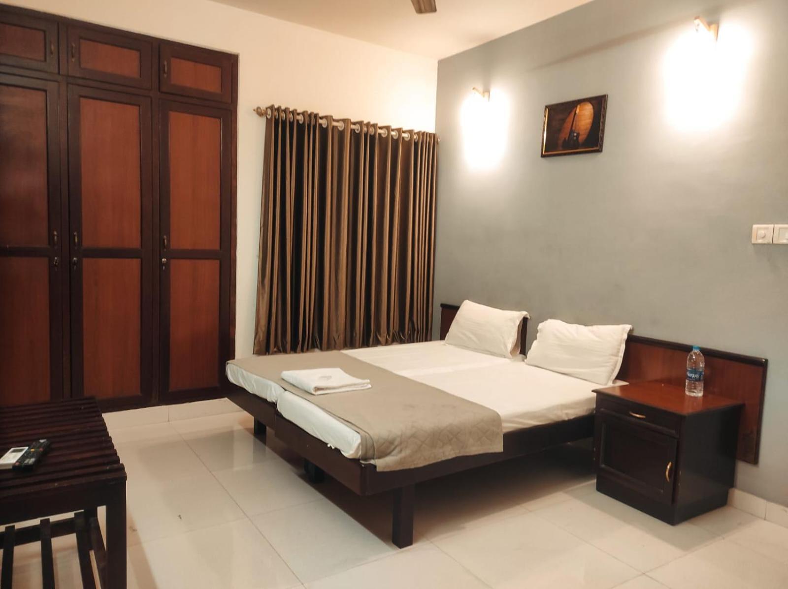Apartament Orkuz Residency Kochi Zewnętrze zdjęcie